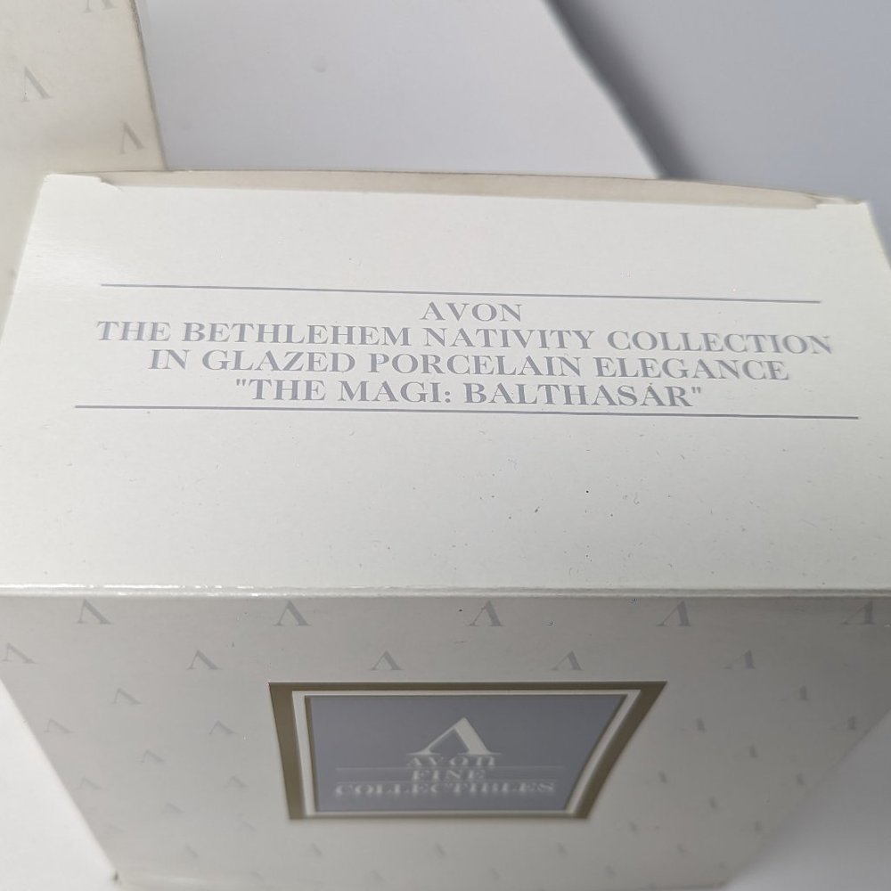 Vintage Avon 1992 Bethlehem Nativity Christmas Collection with COA's - Picture 3 of 15